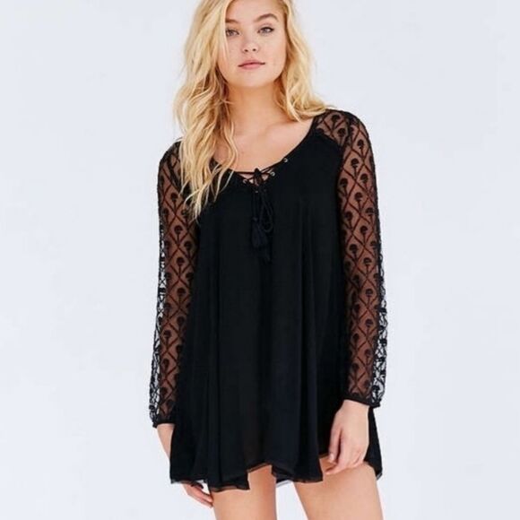 URBAN OUTFITTERS (ECOTE) LONG SLEEVE, SHEER LACE, SHORT DRESS, TIE LACE UP NECK - Picture 2 of 9